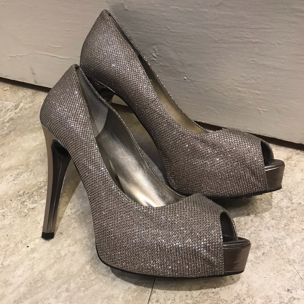 Guess Gold/silver/pewter peep toe open heels